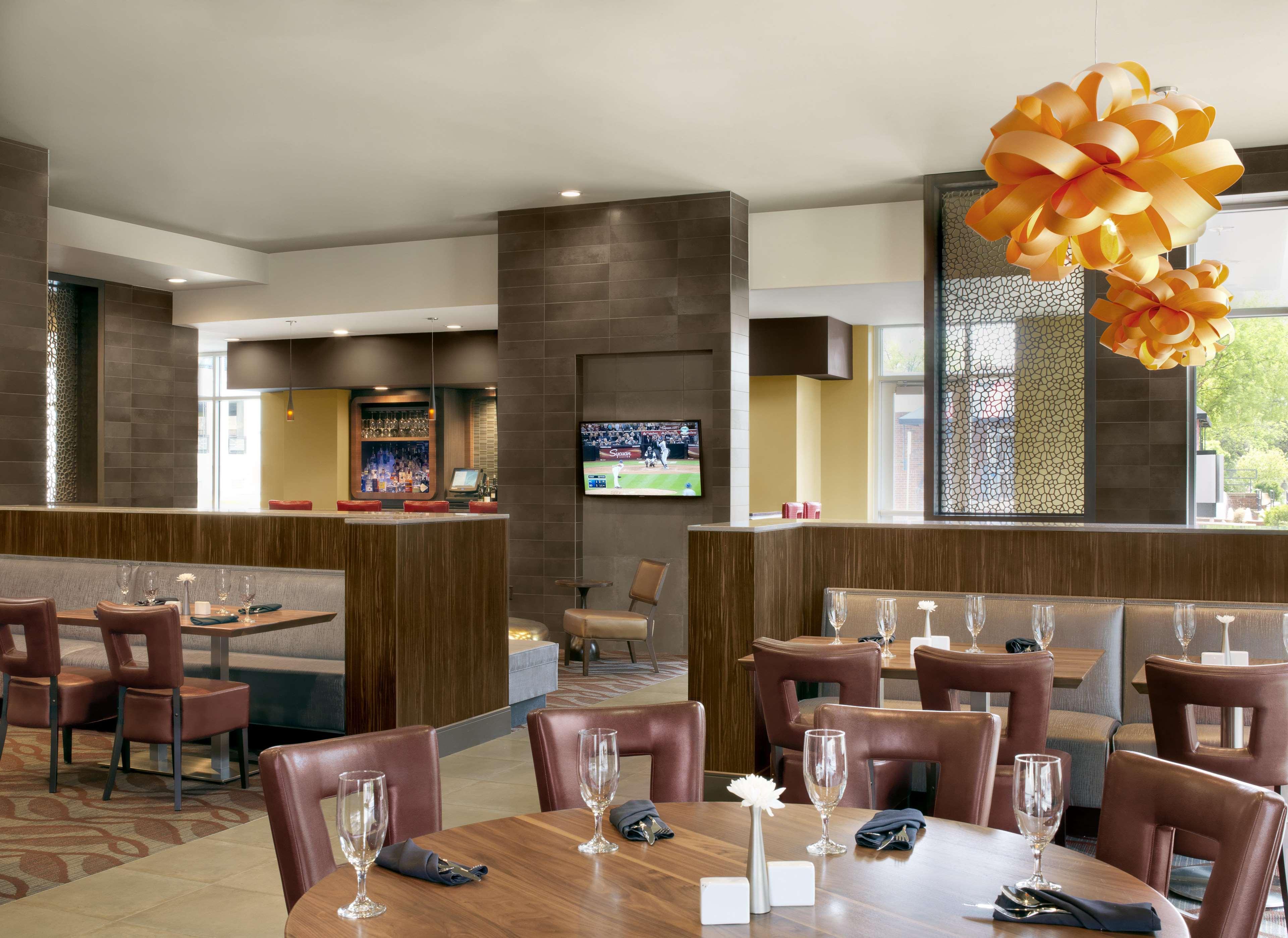 The Broadway Columbia - A Doubletree By Hilton Hotel Bagian luar foto