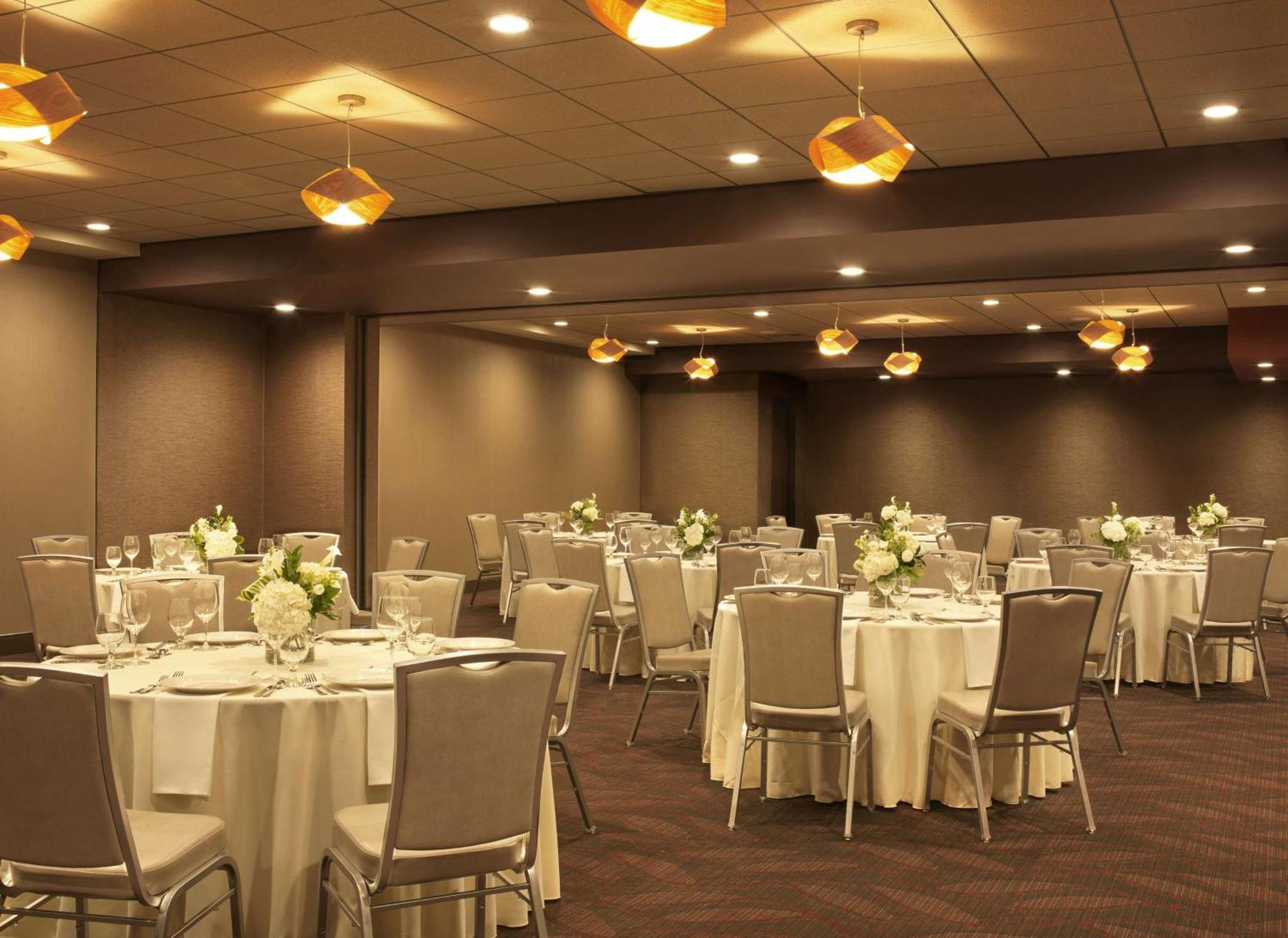 The Broadway Columbia - A Doubletree By Hilton Hotel Bagian luar foto