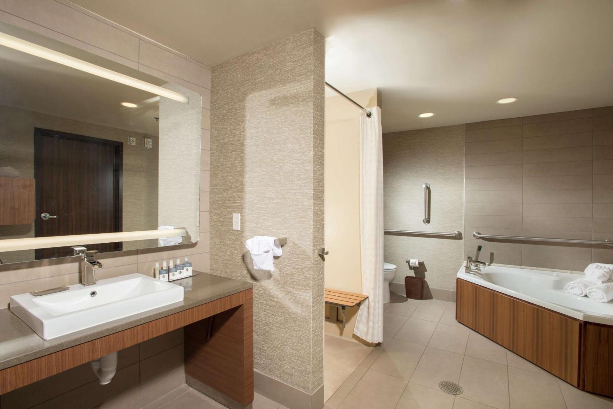 The Broadway Columbia - A Doubletree By Hilton Hotel Bagian luar foto