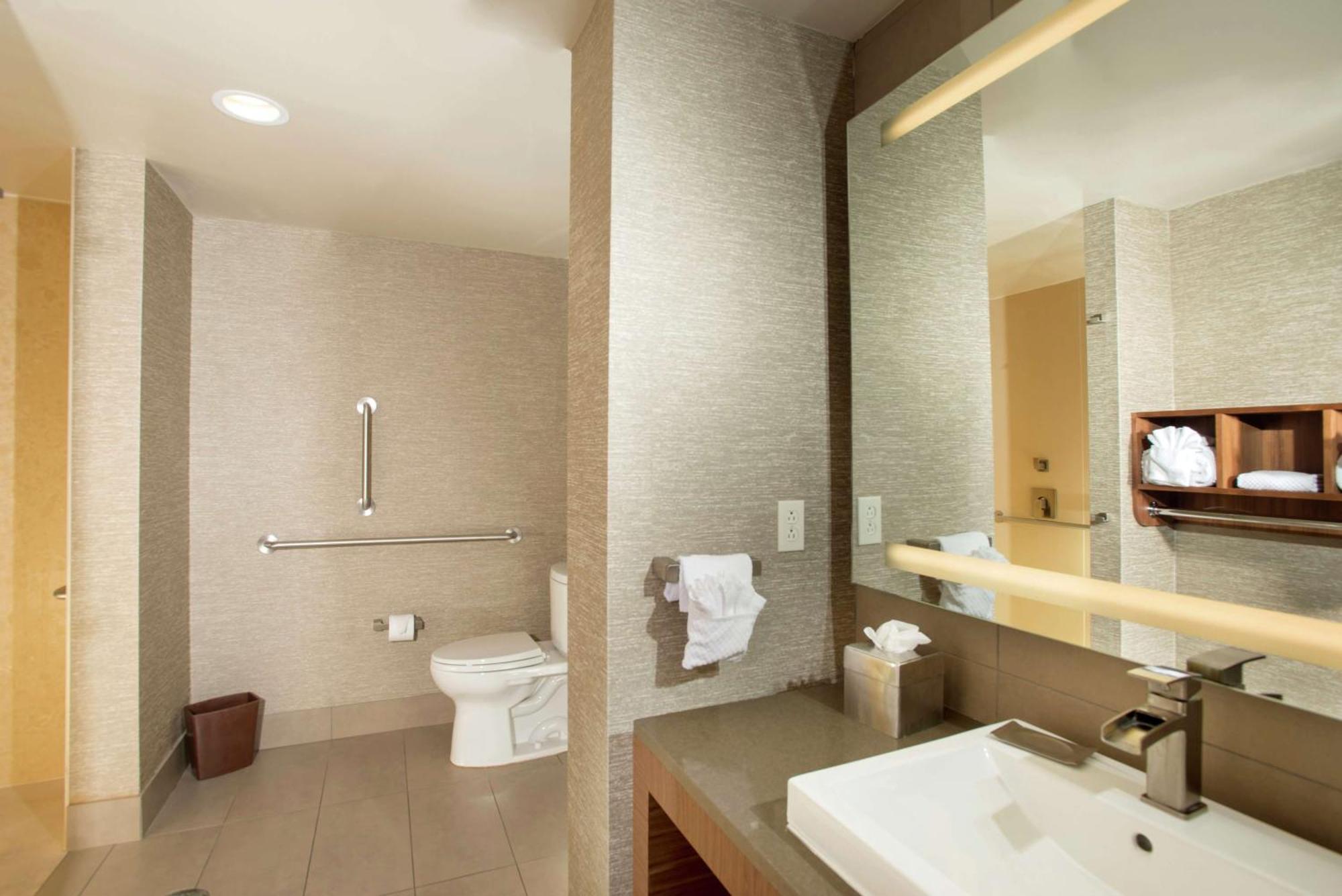 The Broadway Columbia - A Doubletree By Hilton Hotel Bagian luar foto